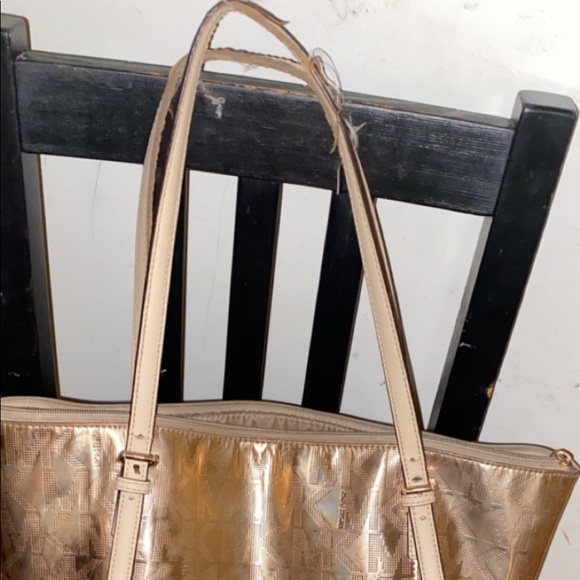 Micheal Kors handbag - Picture 2 of 2